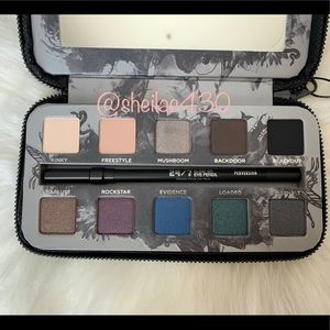 🎉 Urban Decay Smoked Palette w/Eyeliner